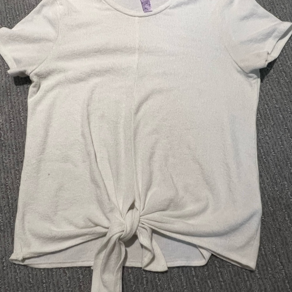 White tee